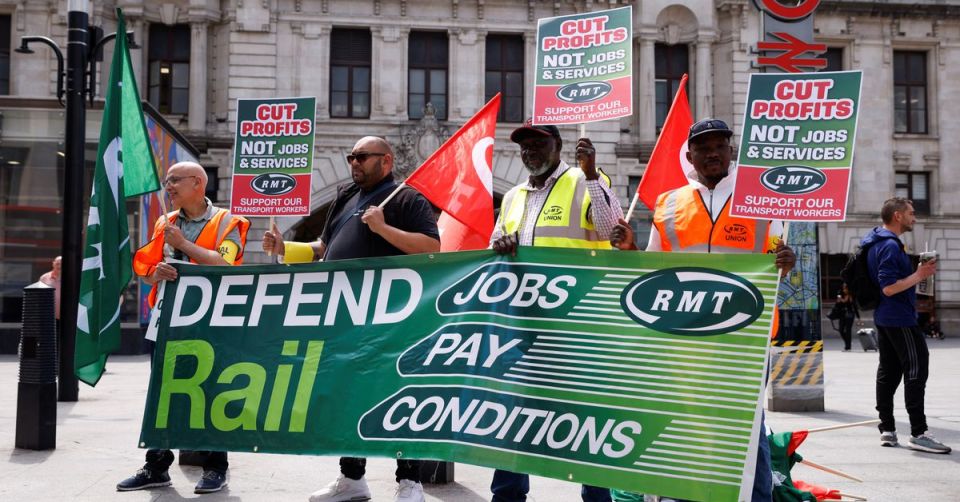 بريطانيا: إضراب كبير لعمال سكك الحديد يشلّ البلاد