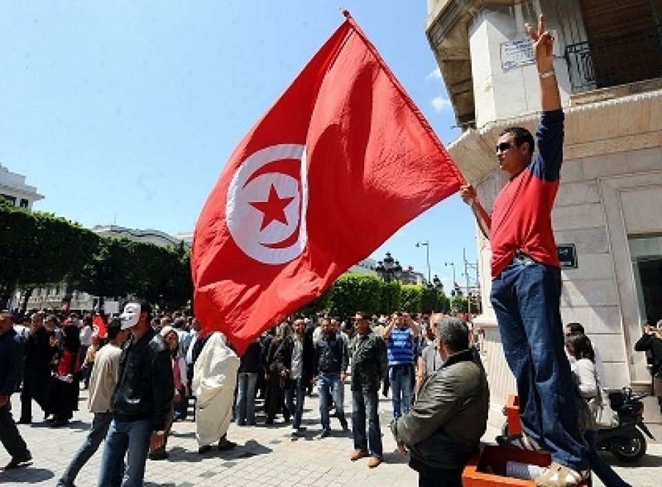 إصرار حتى إسقاط الحكومة التونسية