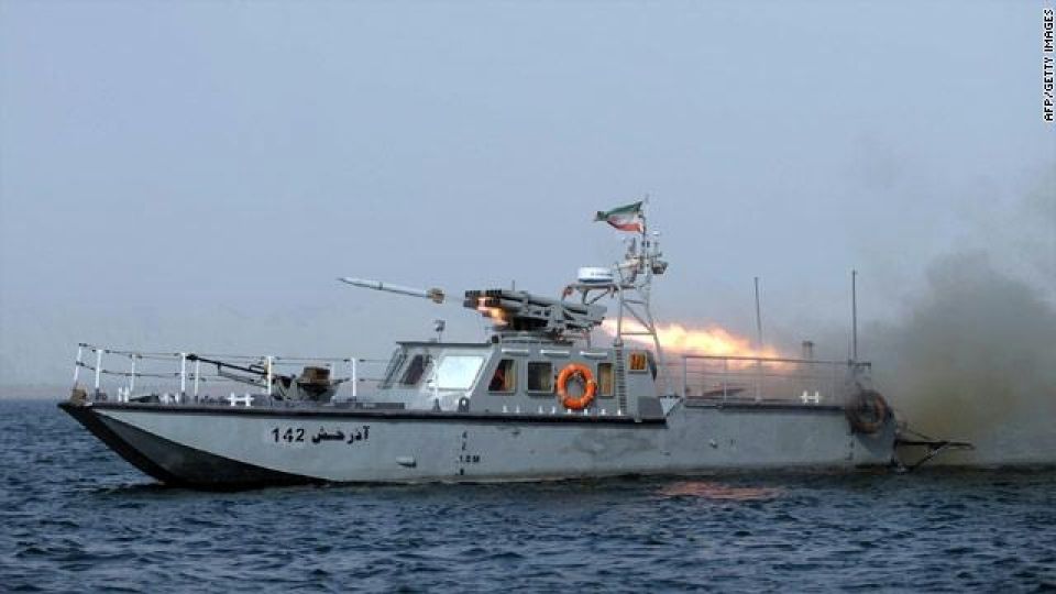 أسطول حربي إيراني يعبر السويس إلى المتوسط
