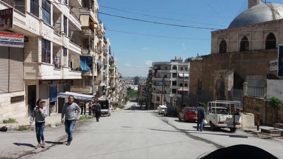 الشيخ مقصود في حلب  معاناة مع الكهرباء وتقييد للحركة والأعمال