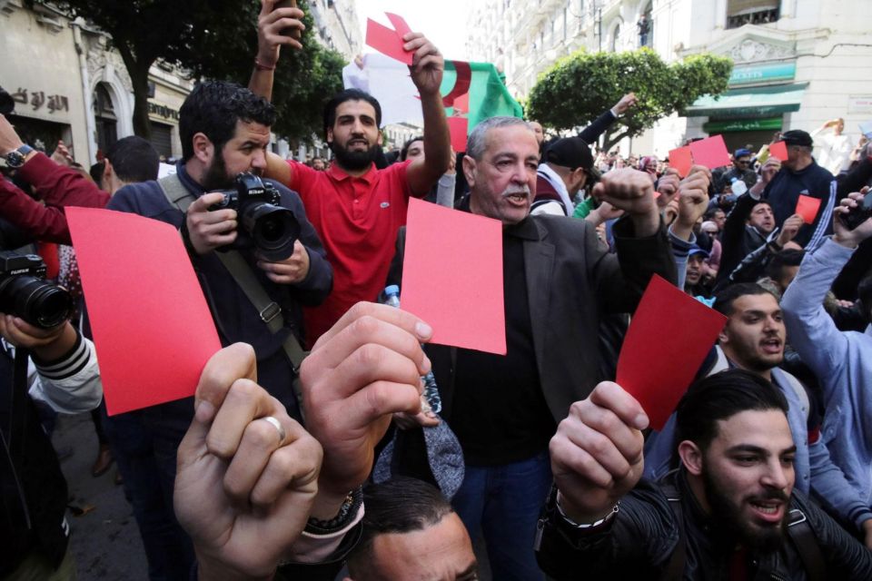 حراك الجزائر: «لن نتوقف»