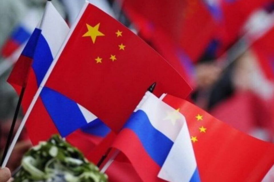 الصين تدرس زيادة استثماراتها في روسيا