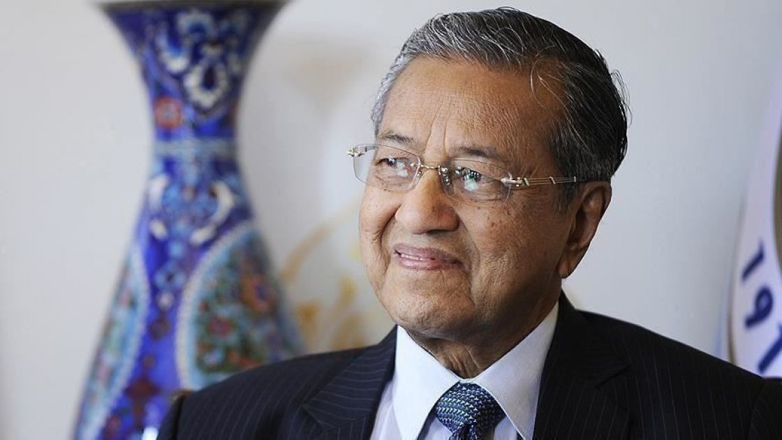 مهاتير محمد: ملتزمون بتعزيز العلاقات الماليزية الصينية