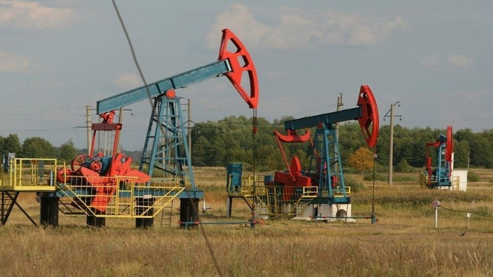 روسيا تعتزم الإبقاء على مستوى خفض إنتاج النفط عند مستوى 300 ألف برميل يومياً