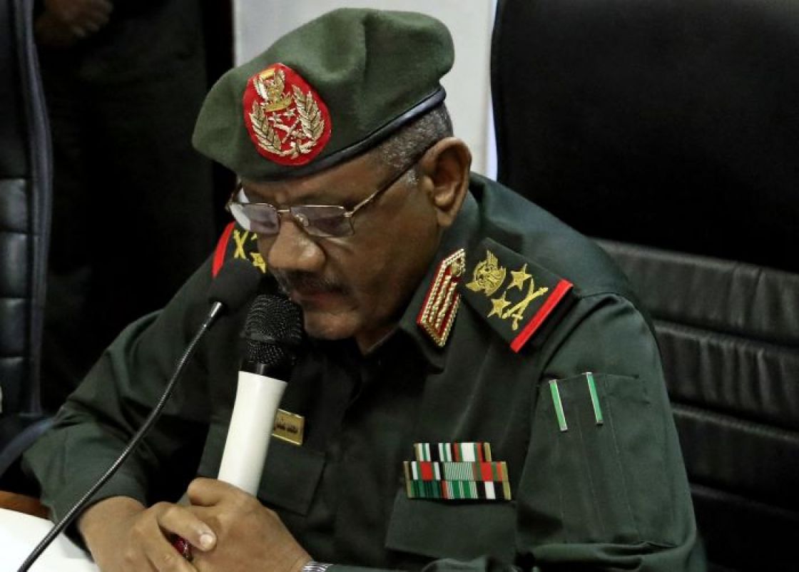 قيادة الجيش السوداني تقرّر إعادة النظر باتفاقية مُوقَّعة مع موسكو