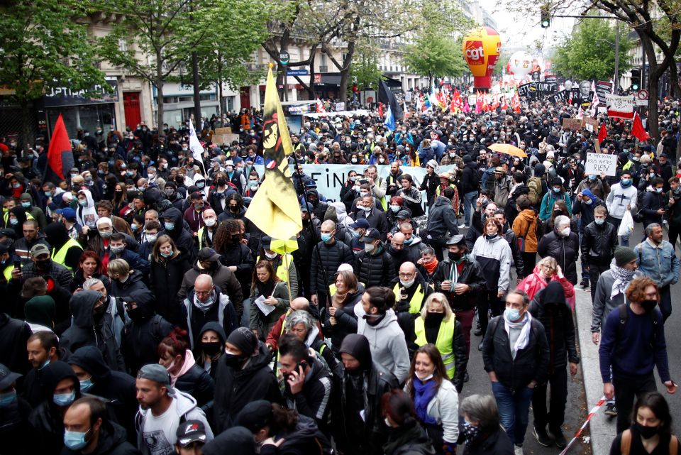 100 ألف متظاهر في عيد العمال في فرنسا والشرطة تعتقل العشرات