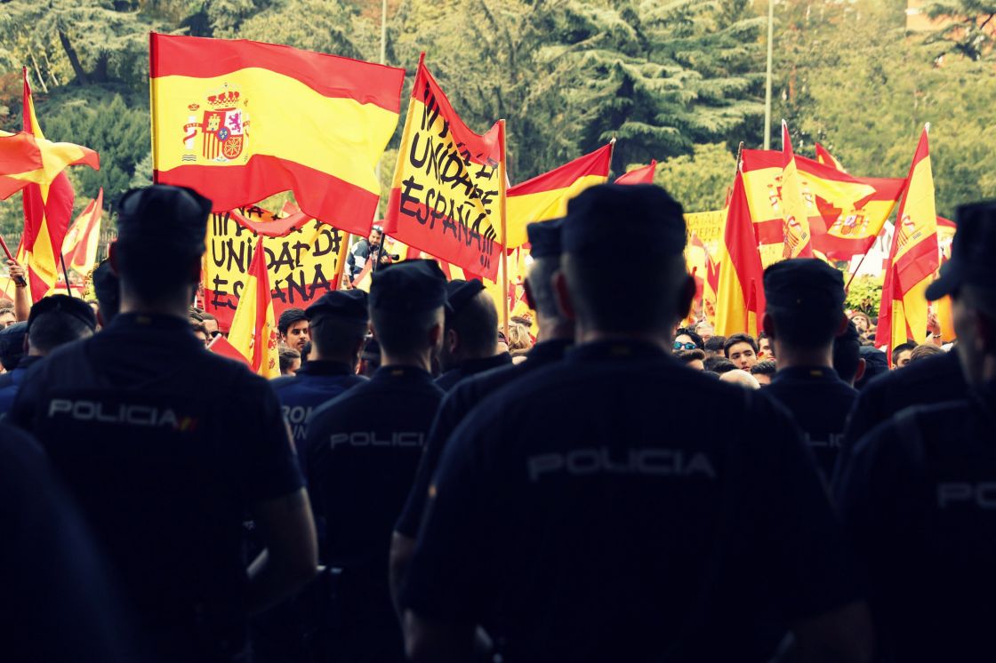 احتجاجات في برشلونة وبروكسل