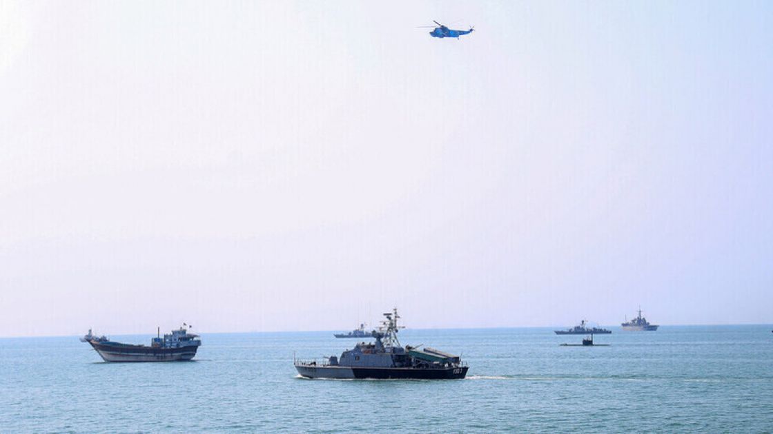 مناورات عسكرية بحرية بين روسيا والصين وإيران