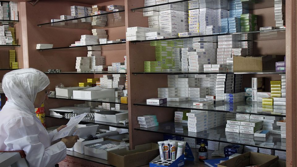 الحكومة ترفع أسعار الأدوية مجدداً