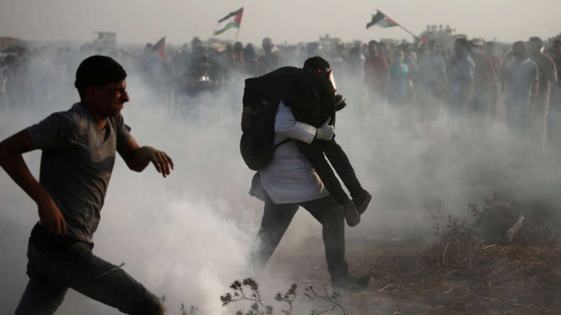 إصابة 130 فلسطينياً في استمرار مسيرات العودة