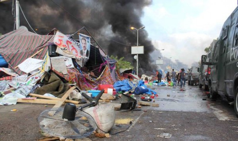 الرئاسة المصرية تعلن حالة الطوارئ إثر وقوع الضحايا في الاتشباكات