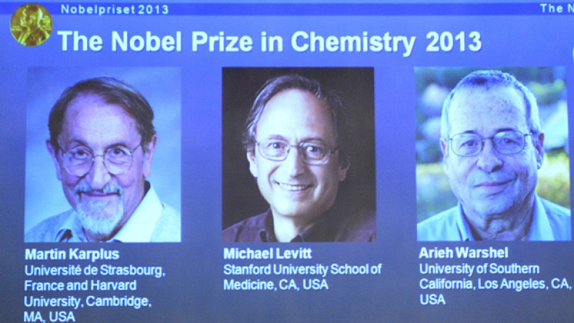 منح جائزة نوبل في مجال الكيمياء لـ كاربلوس وليفيت ووارشل