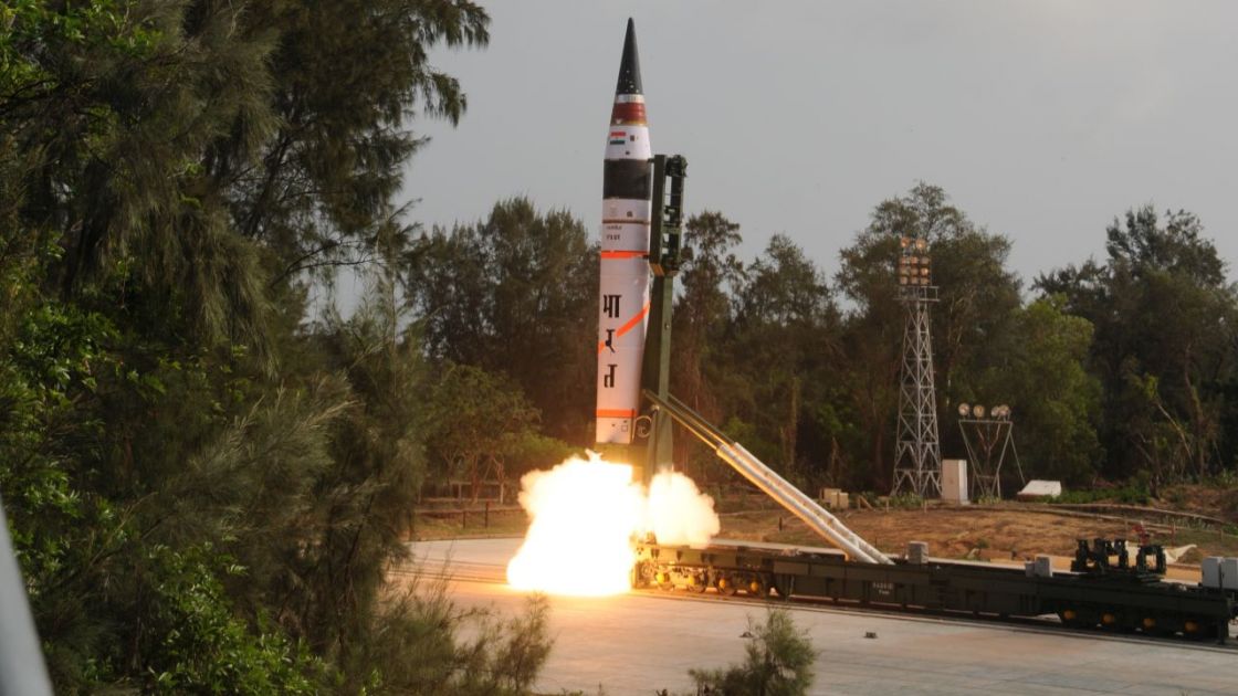 الهند تستعد لبدء استخدام صواريخ برؤوس نووية