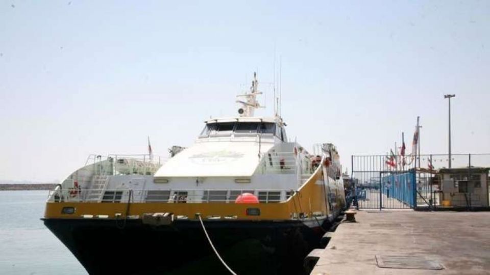 تدشين خط ملاحي بين مينائي خرمشهر الإيراني وصحار العماني