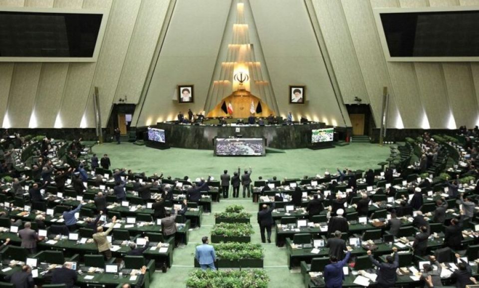 اجتماع مغلق للبرلمان الإيراني لبحث محادثات فيينا وتسريب محادثة ظريف