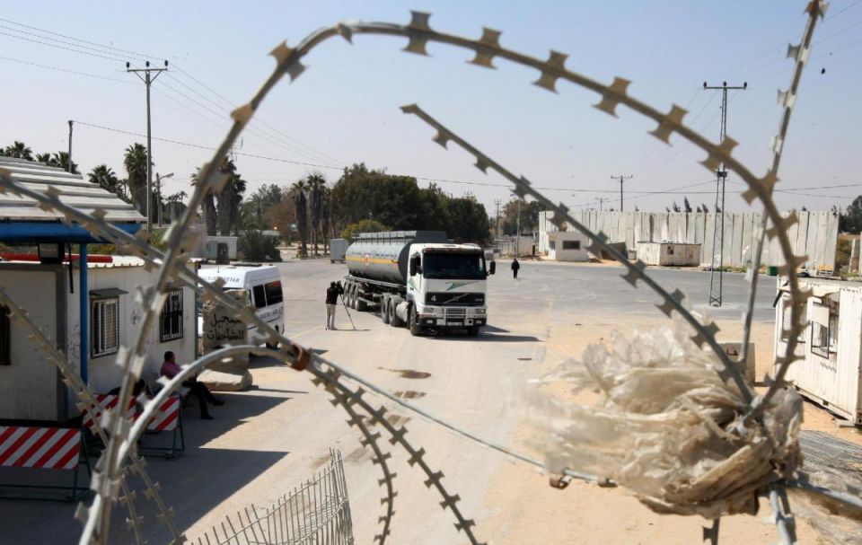 الاحتلال يمنع إدخال 25 شاحنة وقود لمحطة كهرباء غزة