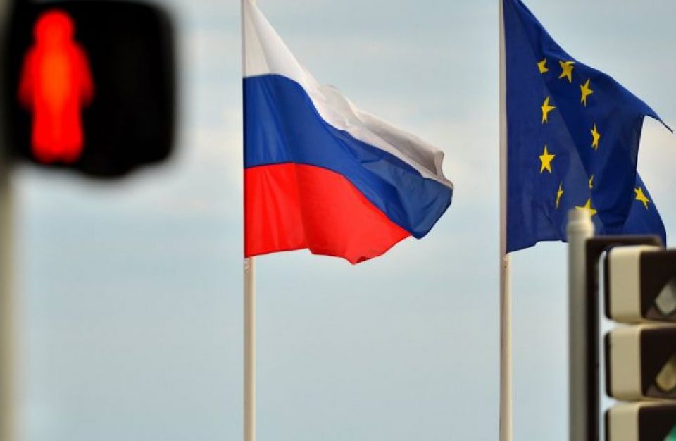 عقوبات أوروبية: منع الطيران المدني الروسي وتجميد نصف احتياطيات بنك روسيا