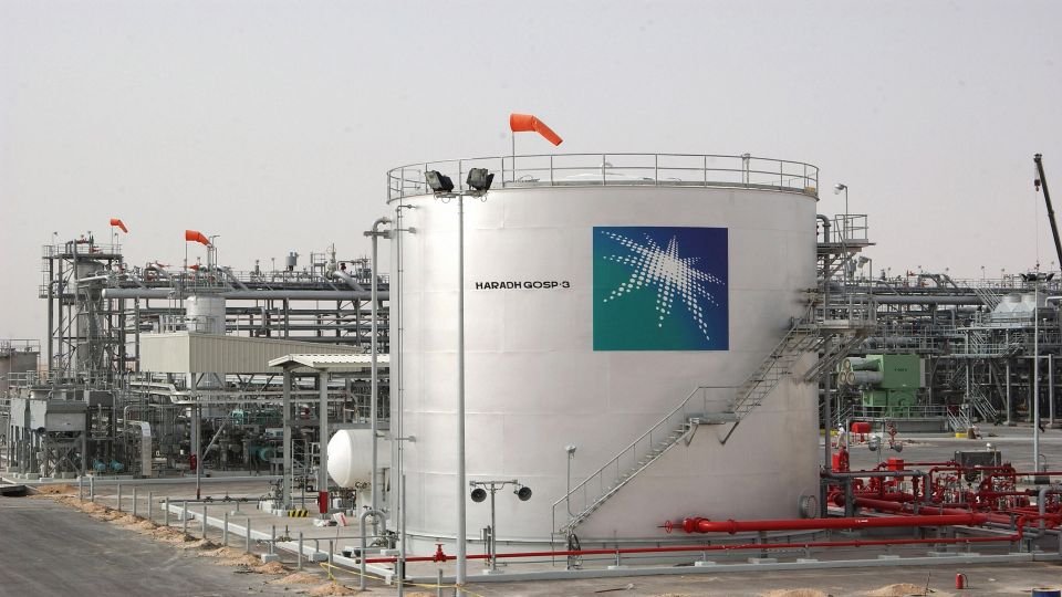 السعودية تخفض أسعار النفط إلى دول آسيا
