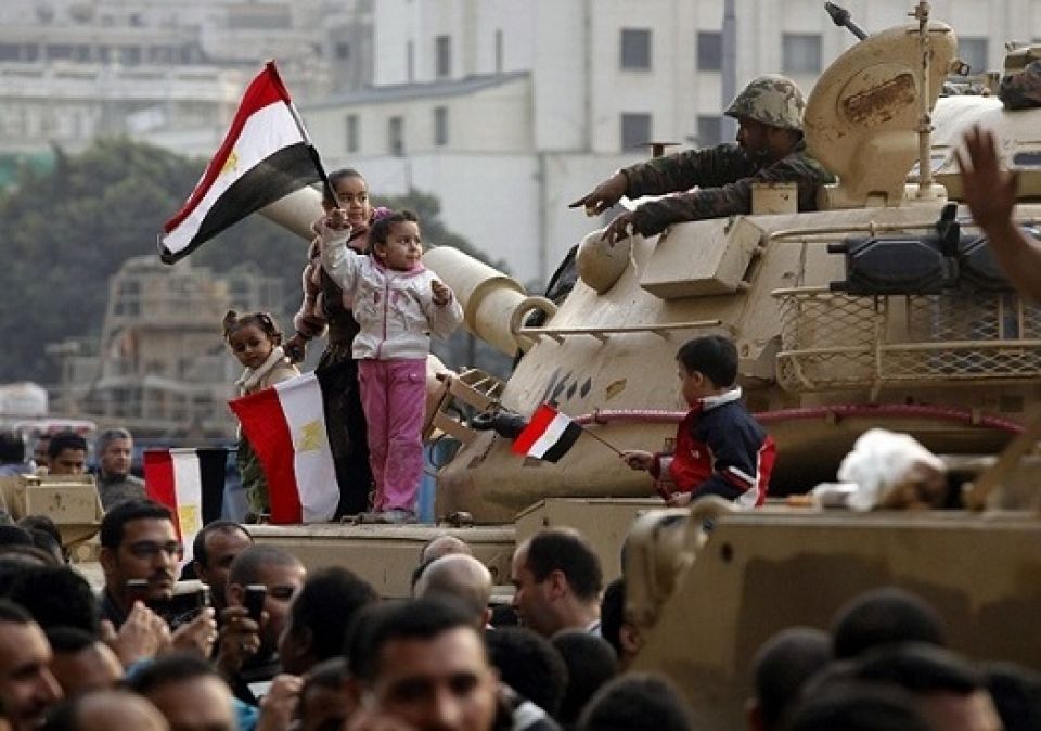 ‫حول «دور العسكر) في مصر‬