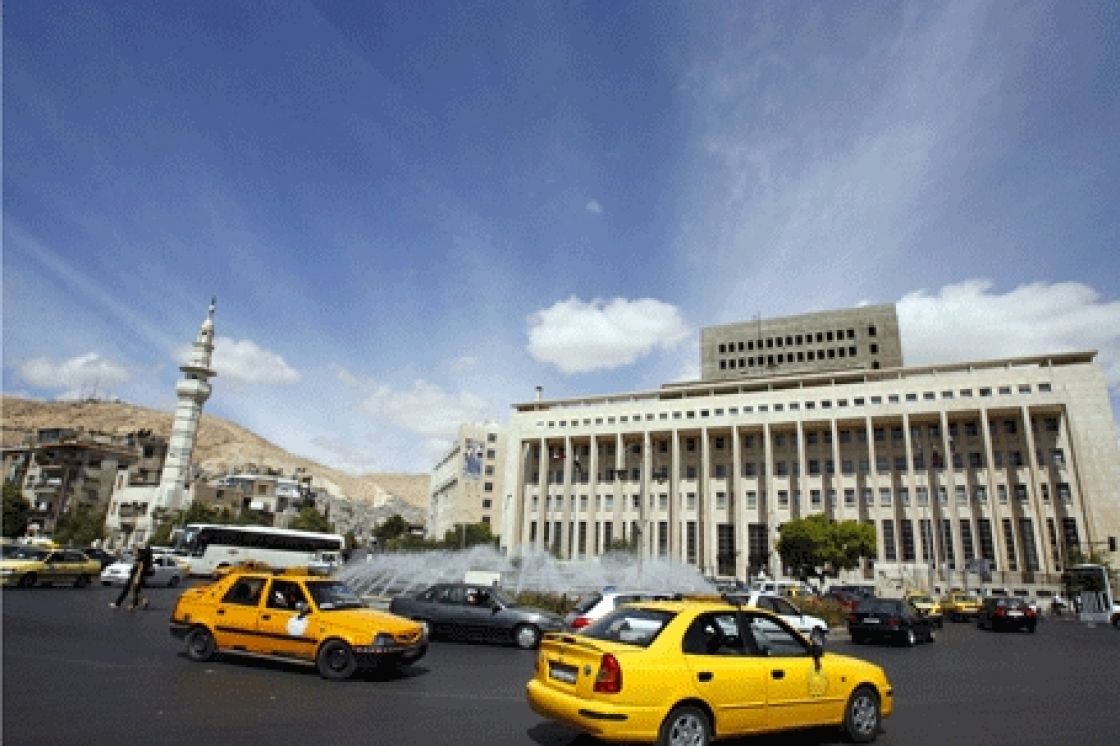 المصرف المركزي يحرم موظفي فرع حمص من رواتبهم