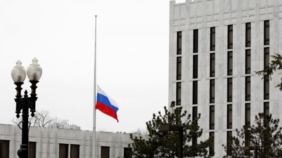 السفارة الروسية تعلق على تقرير الخارجية الأمريكية حول «الدعاية» الروسية