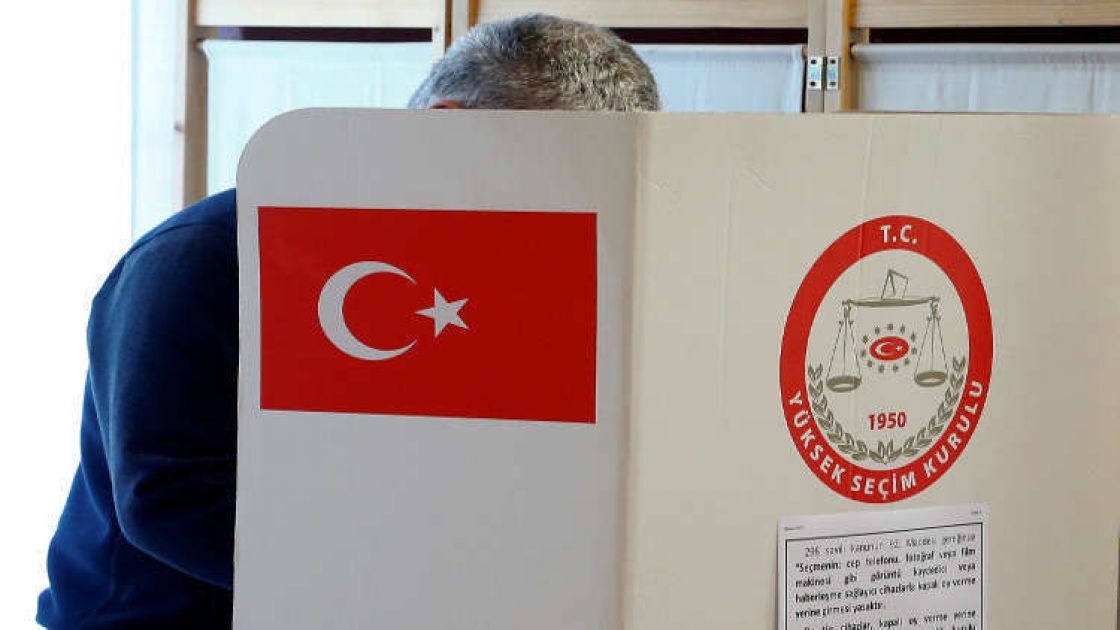 لجنة الانتخابات تقرر إعادة فرز جميع الأصوات الباطلة باسطنبول