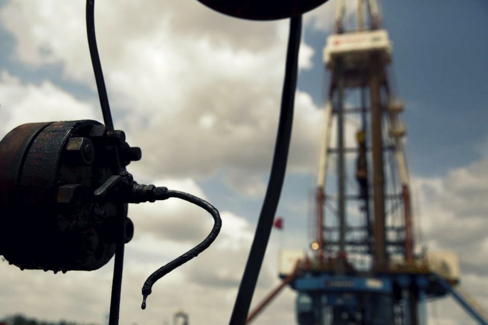 شركتا النفط الفنزويلية والروسية توقعان اتفاقات تعاون