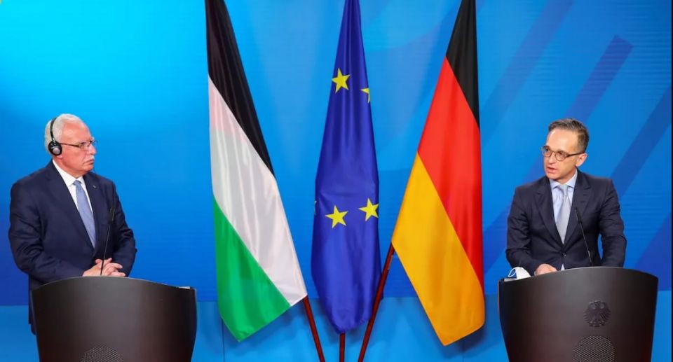 بعد زيارة وزير الخارجية الفلسطيني إلى برلين: الأخيرة تسقط دعوى إنكار الهولوكوست عن عباس
