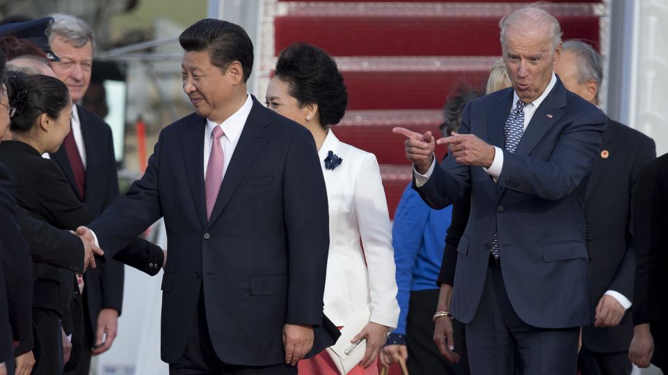 بكين تنظر بجدّية لاقتراح واشنطن لقاءً بين شي وبايدن