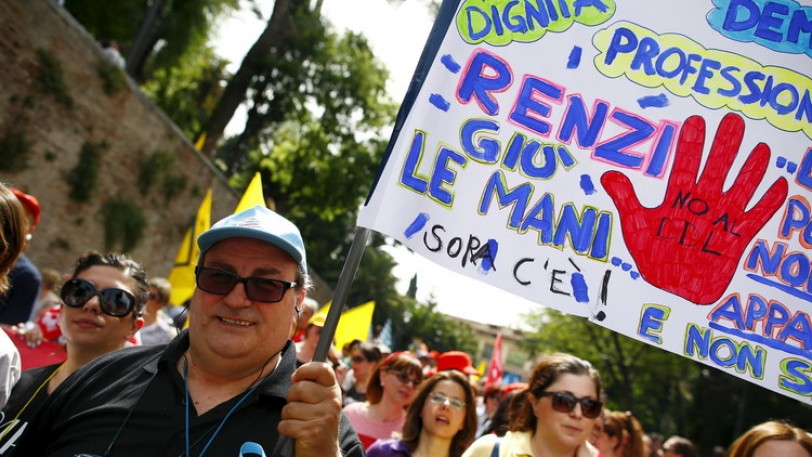 تظاهرة ضخمة في روما ضد الاستفتاء الدستوري