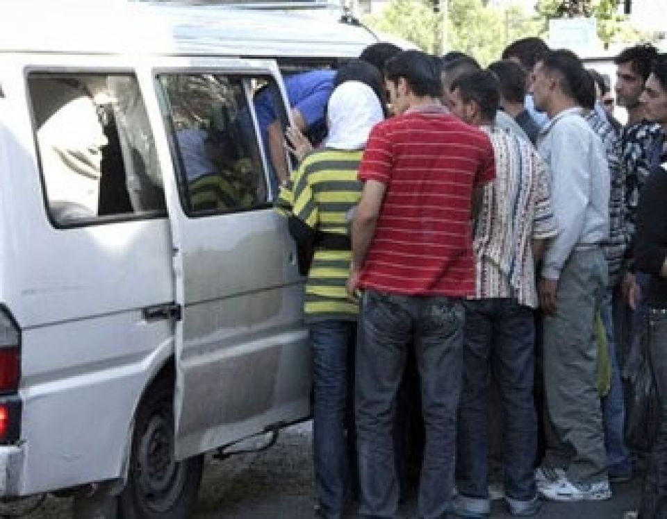 أزمة النقل في الغوطة الشرقية..  بين نقمة المواطن المشروعة وحقوق السائق الممنوعة
