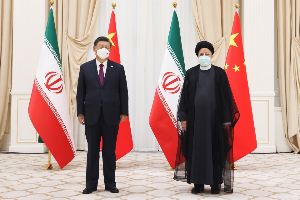 طهران تعلن التحضير لزيارة الرئيس الإيراني إلى الصين