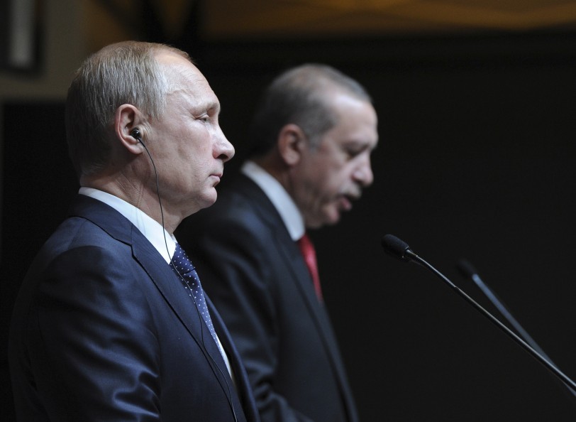 بوتين وأردوغان يبحثان تعزيز الجهود لتسوية سياسية في سورية