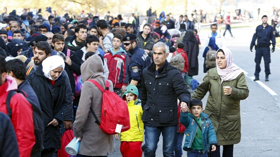 بتركيز على السوريين والأفغان: الاتحاد الأوروبي المأزوم يصعّد «التذمّر» ضدّ اللاجئين