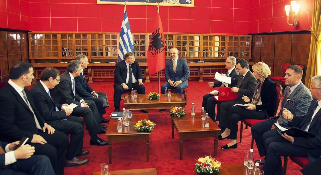 ألبانيا تتطلع إلى الوحدة مع كوسوفو