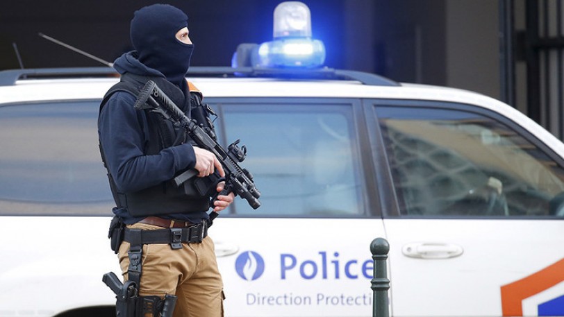 احتجاز 3 أشخاص في بروكسل بعد مداهمات لمكافحة الإرهاب