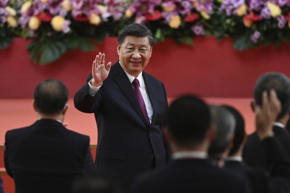 شي جين بينغ يظهر لأول مرة منذ شهر بعد اجتماعات سرّية للشيوعي الصيني