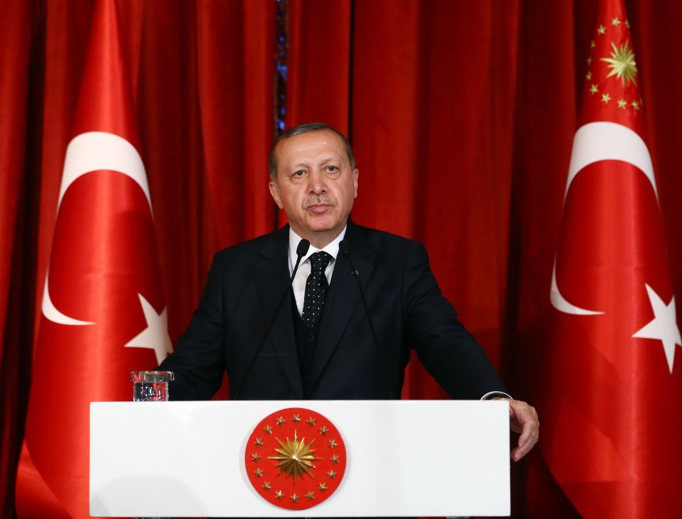 أردوغان يحذر من التنقيب قبالة قبرص