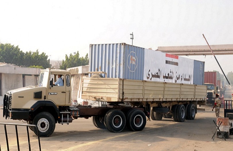 إدخال مساعدات مصرية إلى قطاع غزة