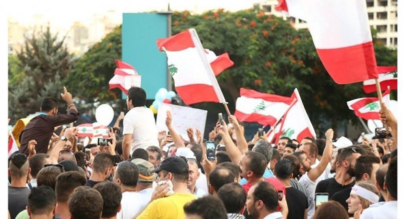 غضب الشارع يتصاعد في لبنان بسبب الضرائب الجديدة