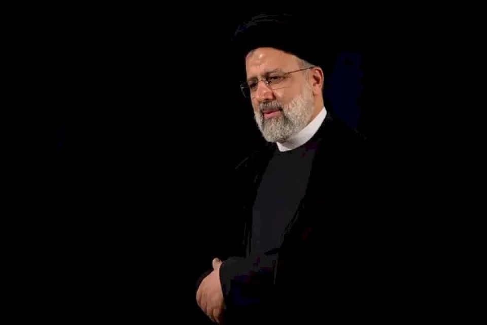 وفاة الرئيس الإيراني ووزير خارجيته والوفد المرافق لهما في حادث المروحية