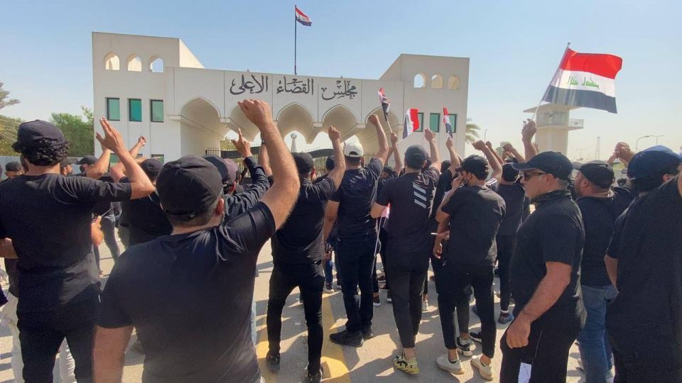 مظاهرات العراق تقطع زيارة الكاظمي لمصر فيعود لمتابعة تطوراتها