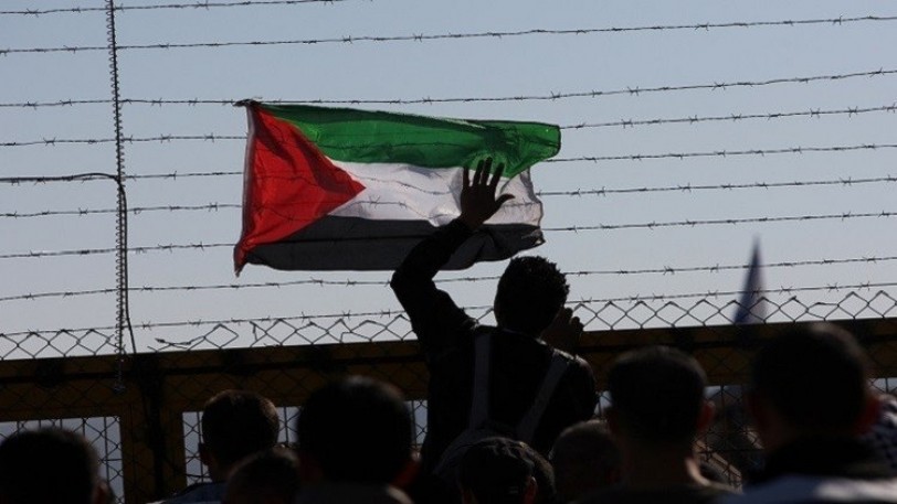 الأسرى الفلسطينيون يدخلون في إضراب عام