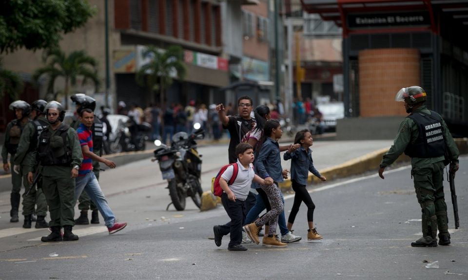 فنزويلا وضربات اليمين: المواجهة لآخر نفس
