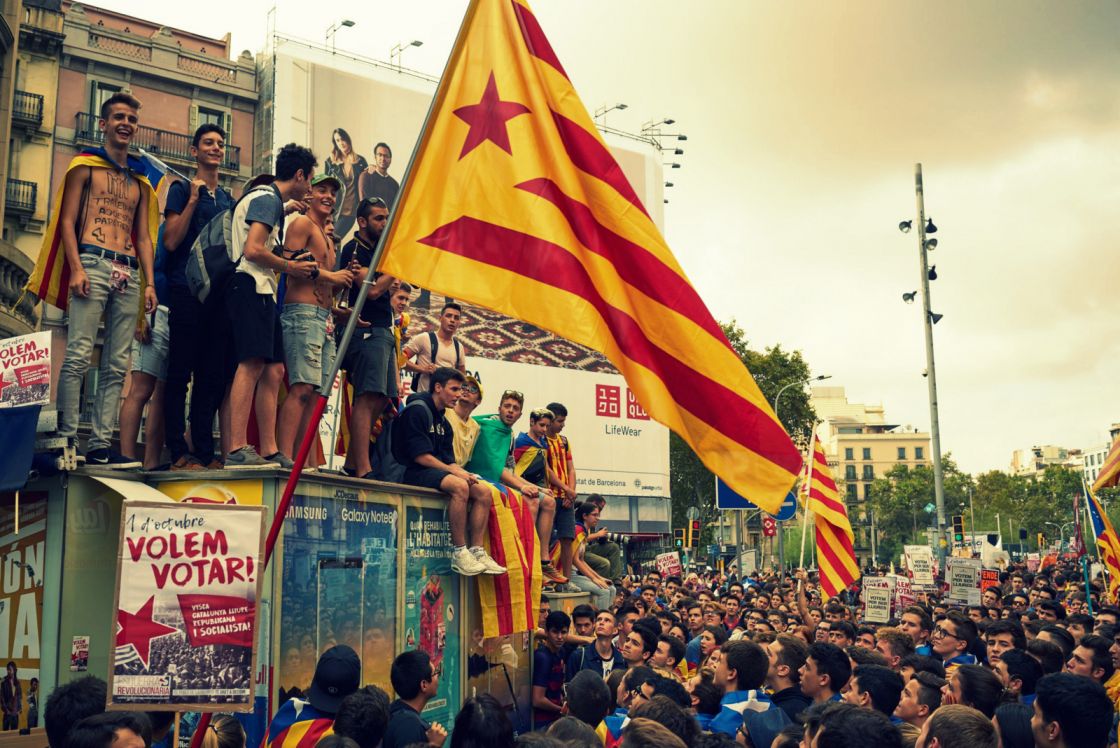 كاتالونيا تدعو لـ«معارضة ديموقراطية» على وصاية مدريد
