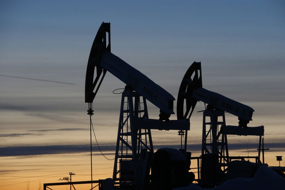 وكالة الطاقة الدولية تلمح إلى استنفاد الاحتياطي النفطي