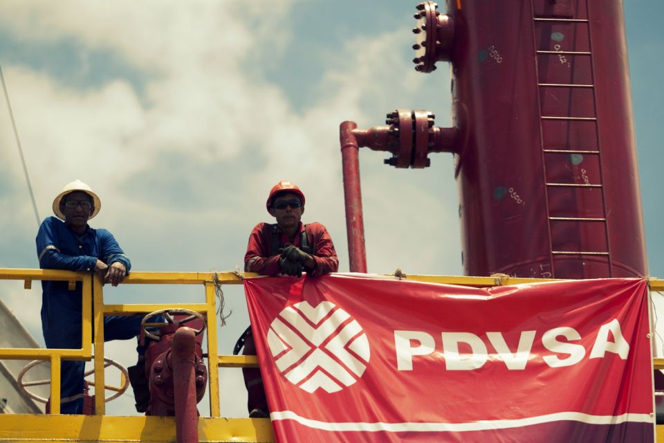 «النفط الفنزويلية»: نسدد التزاماتنا رغم التخريب الإمبريالي
