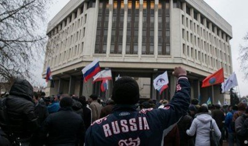 برلمان القرم يصوّت بالإجماع لصالح الانضمام إلى روسيا