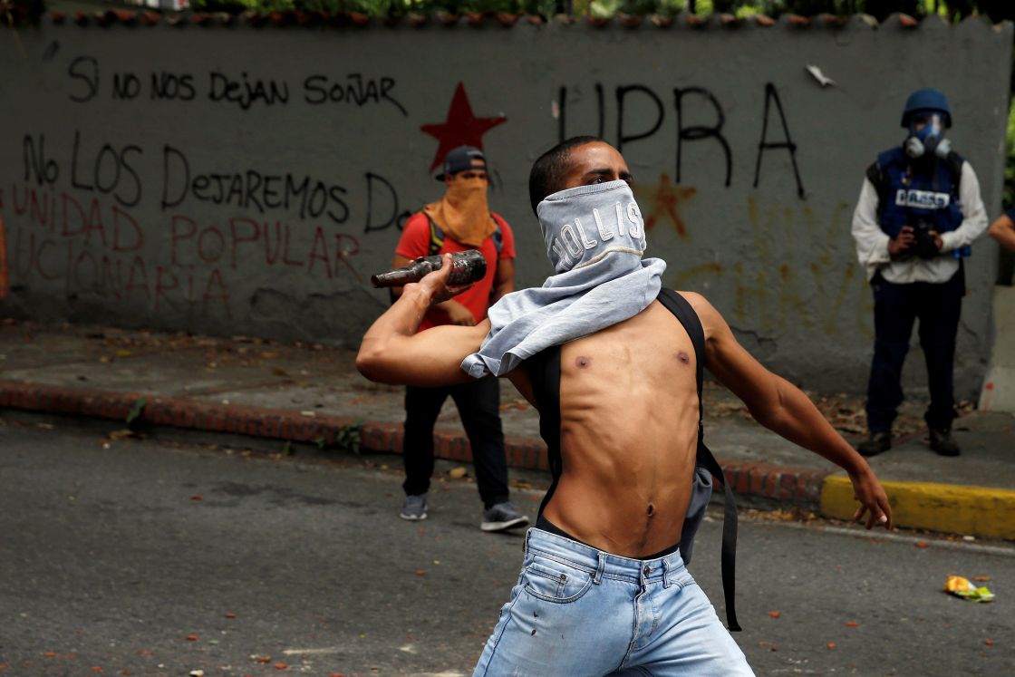 العنف يتسع في فنزويلا