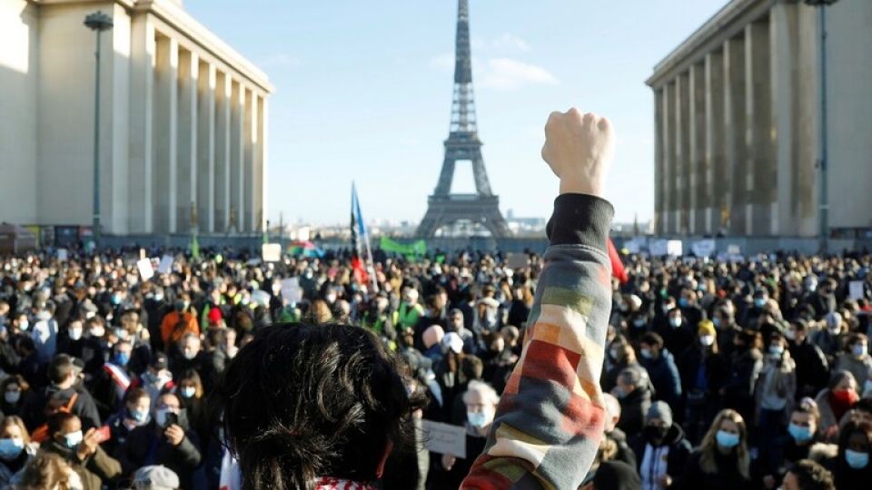 فرنسا.. الآلاف يحتجون على قانون «الأمن الشامل»